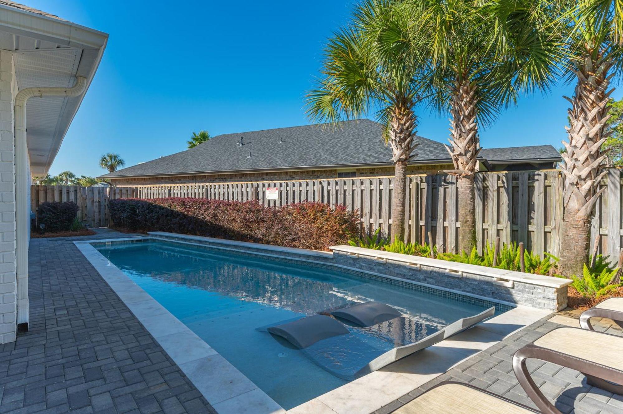 Beautiful Pet Friendly Home! New Tropical Pool, Opt Golf Cart And Pool Heat, Minutes To Beach Дестин Екстериор снимка